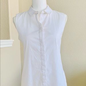 Lafayette 148 Sleeveless Buttoned Blouse